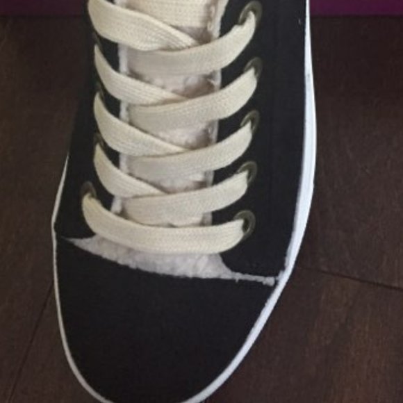 Tennis Shoes Sneakers Black with Tan Trim Size 8 Women's Shoe Lace Up New - Picture 3 of 4